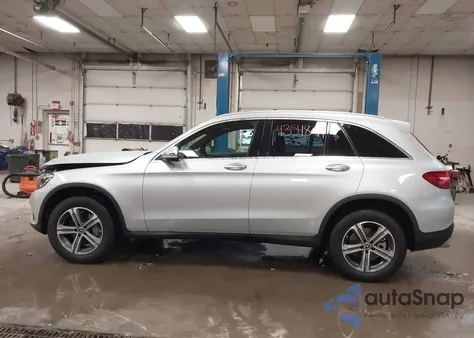 2017 Mercedes-Benz Glc 300 4Matic z USA, uszkodzony, nr VIN WDC0G4KB0HF237933